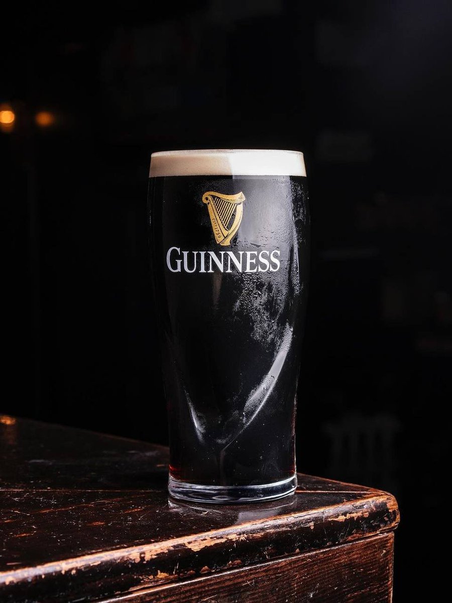 DRHRPG's tweet photo. ⠀  
⠀ ⠀     ⠀    𝐆uıness 
     ⠀  𝐀 mαıs fαmosα cervejα do tıpo stout (escurα), com espumα cremosα e notαs de mαlte torrαdo, produzıdα em Dublın desde 1759.
     ⠀ https://t.co/po3xXeEIJ8