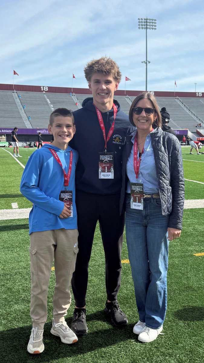 John_StadlerQB's tweet photo. Thank you @UMassCaleb, @CoachMaxWarner 
and @UMassFootball for inviting me and my family to visit campus and see the game today. Had a great experience. Go UMASS!  #Flagship

@CoachFielding @AndoverWarriors @PactPerformance  @M2_QBacademy @PRZNewEngland @ScoutingNE @Elite_2028QBs @mukala_K @AlexAgrellaRB @RivalsHS @TrevorHass @SleeperScouting @sixstarfootball @newftbj @QBHitList @LT2FBA @QB_DNA @DWillisET @TRourkeWrites @W_Donoghue1266