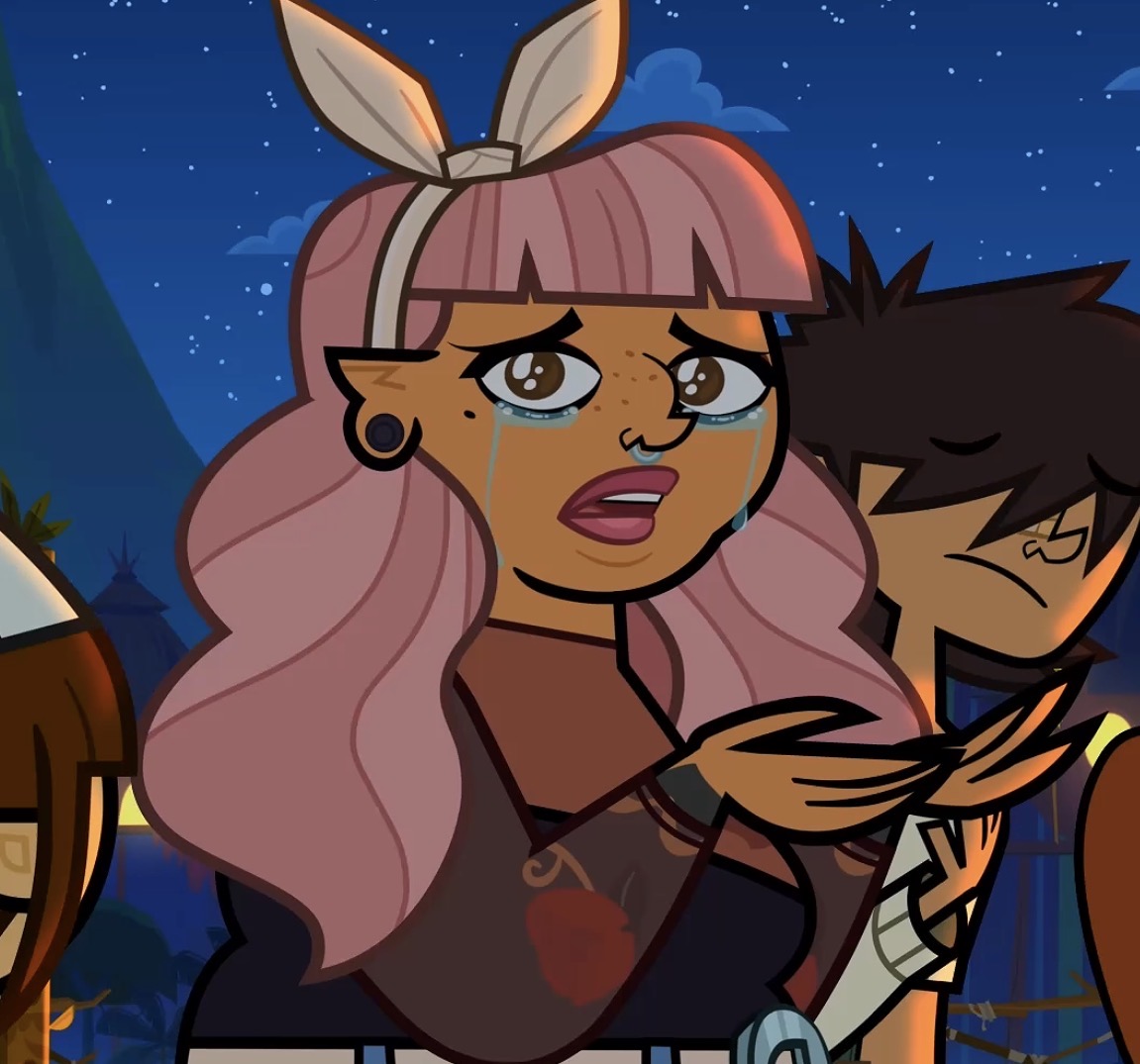 audhdfiore's tweet photo. they’re doing the clone high thing https://t.co/AdTsTlUzTq
