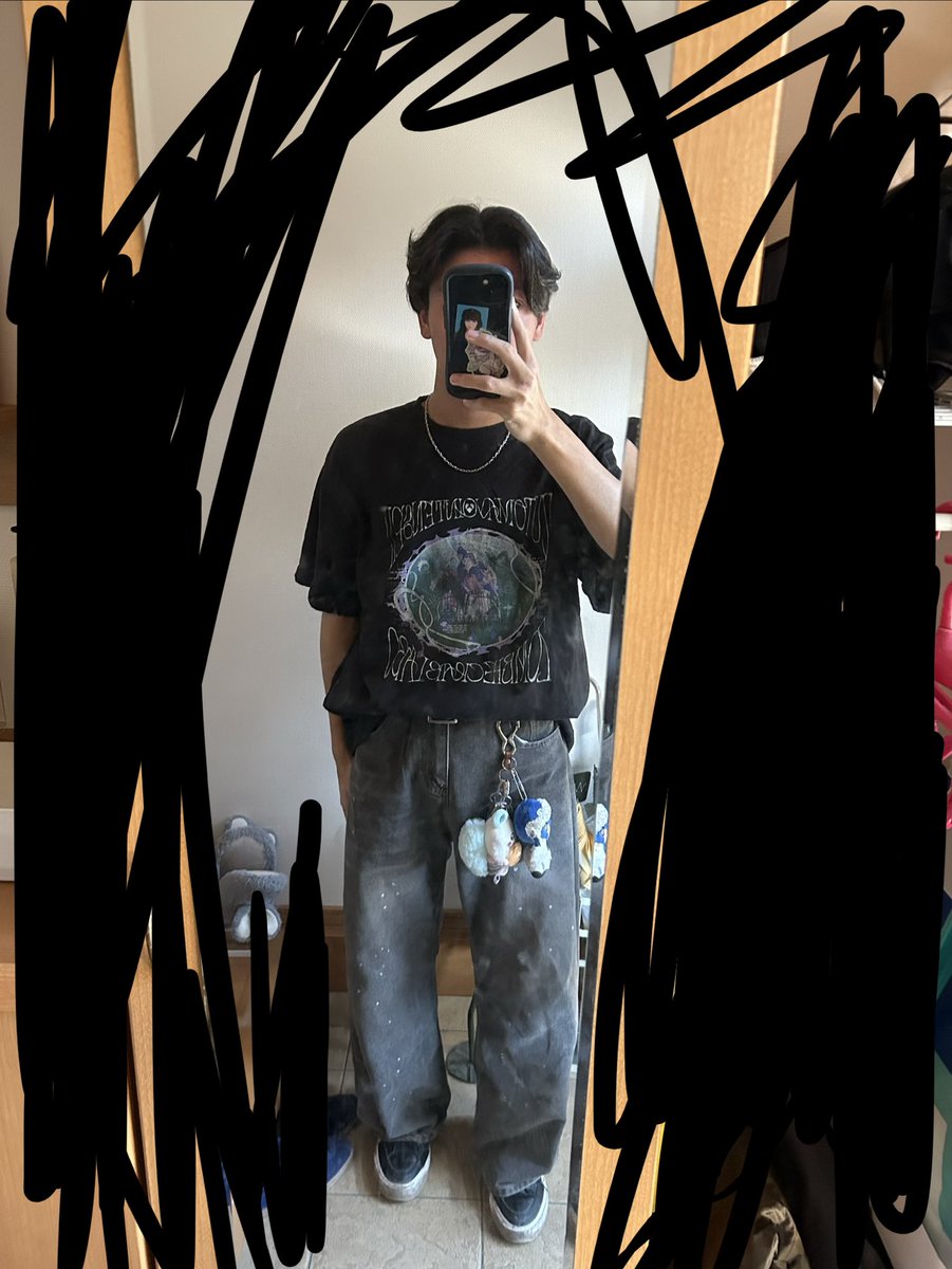 3vql9e's tweet photo. 今日の服装です。こしにこれつけてるのでこれを見つける気でいるといいかも。 https://t.co/mov6JrZ8zg