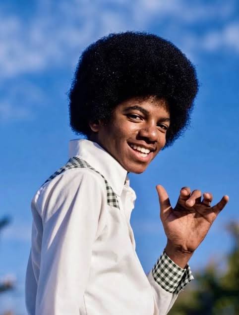 yofuiaquella's tweet photo. michael photographed by jim britt, 1973. https://t.co/8nOa8iuVMY