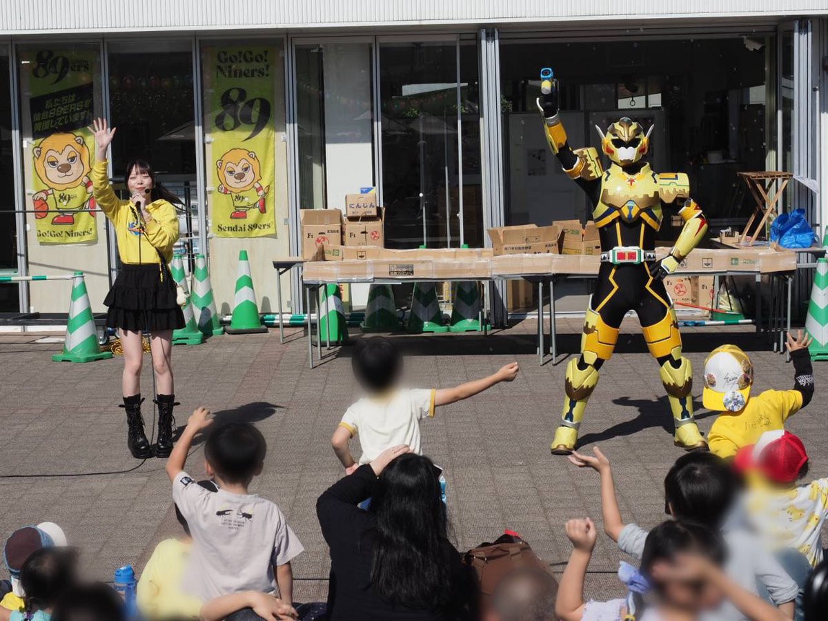 nagamax_tsunagu's tweet photo. 長町駅前50祭おめでとうございマックス！

これからの50年へ向けてさらに進んでいくはずだぜ？

そして来週は俺の1周年だ！！

悪徳商会が増員？！

戦うあすかお姉さん？！

それに俺の弱点だって？！

やべえことにやりそうだ

みんなの応援の力を俺に貸してくれ！！！

会場で会おうぜ！！ https://t.co/FF8AvYTWyH