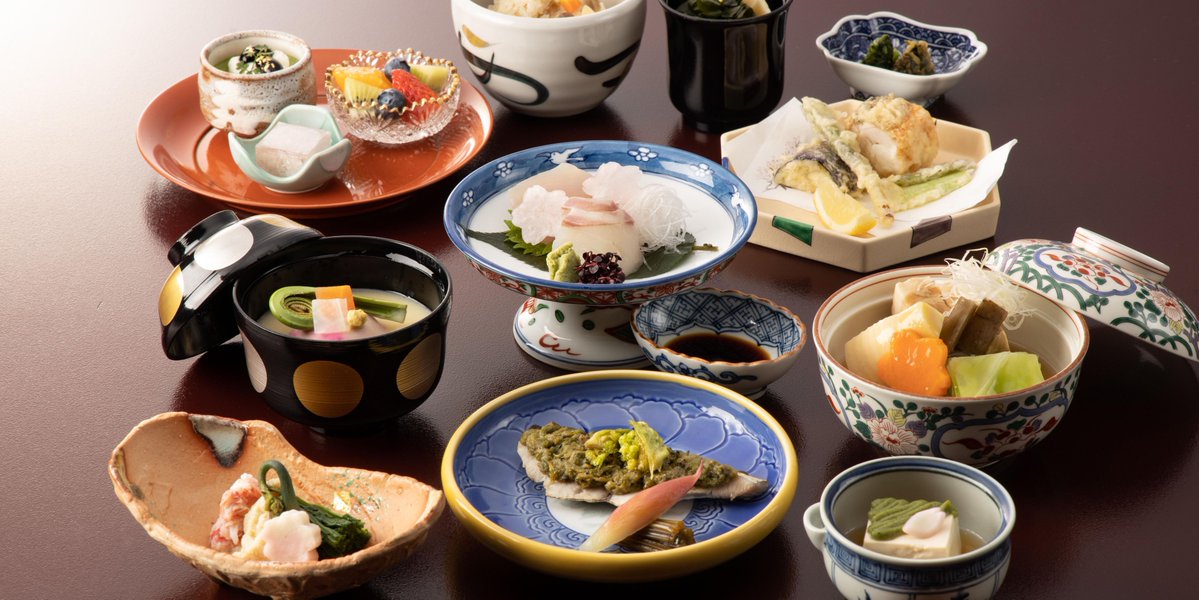 AliviaBromhm's tweet photo. [今日の朝食は特別！閲孔柑納膳を使った和風スイーツ、味も見た目も最高だよ！]， https://t.co/ZNmsmo7BWR