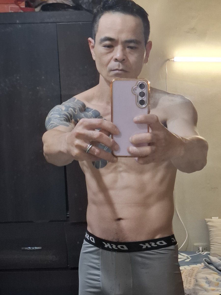 swcFedbzX5dIFuQ's tweet photo. 明天休假了，好九沒按摩了，全身都很不舒服，桃園市有人會按的嘛？ https://t.co/25ci7CBQ72