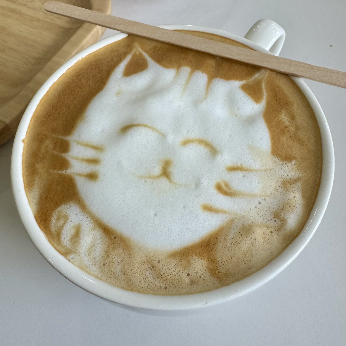 middle_half's tweet photo. Just ordinary latte
but make me happy. https://t.co/cnSTNKjcfC