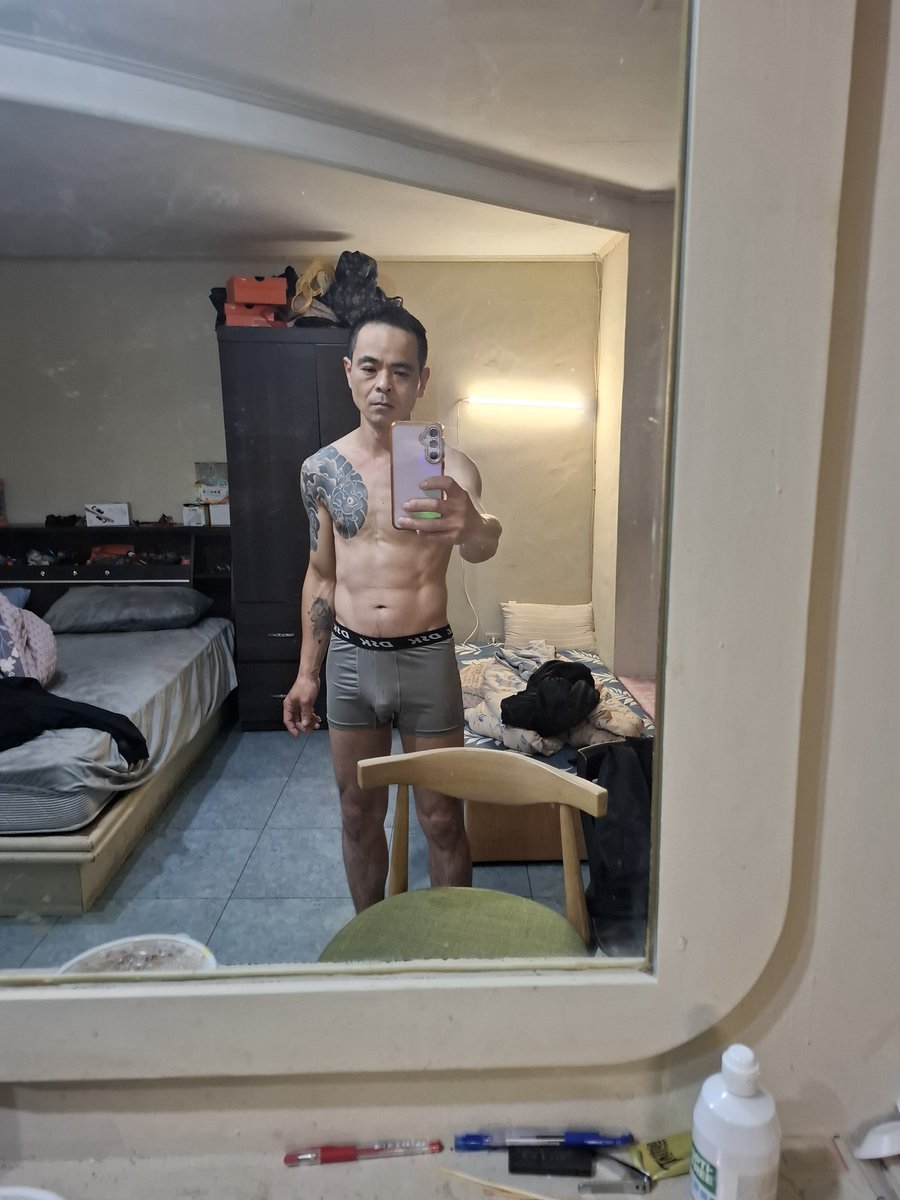 swcFedbzX5dIFuQ's tweet photo. 明天休假了，好九沒按摩了，全身都很不舒服，桃園市有人會按的嘛？ https://t.co/25ci7CBQ72