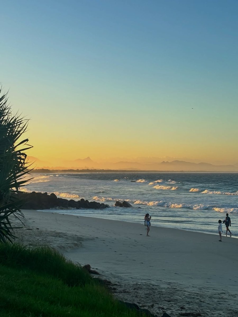JustaLiasfo's tweet photo. living the good life in byron 🦀 https://t.co/nRjqj1T9cg