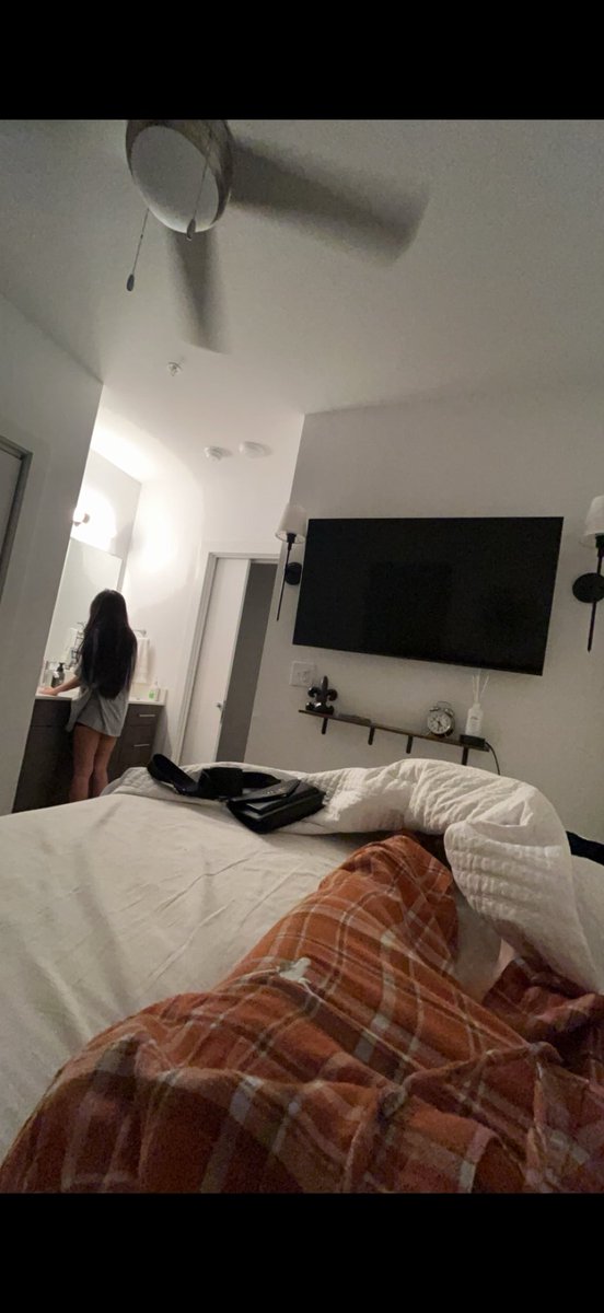 georgeemikan's tweet photo. how does he do it #earlynight https://t.co/sfPJgtAT57