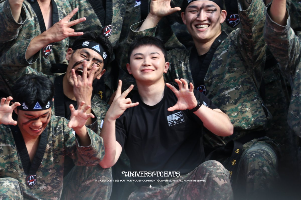 Universetchats's tweet photo. 261011 K-밀리터리페스티벌:춘천대칩

#우지 #WOOZI #세븐틴 #SEVENTEEN #이지훈 #ウジ https://t.co/7SycYfzCFB