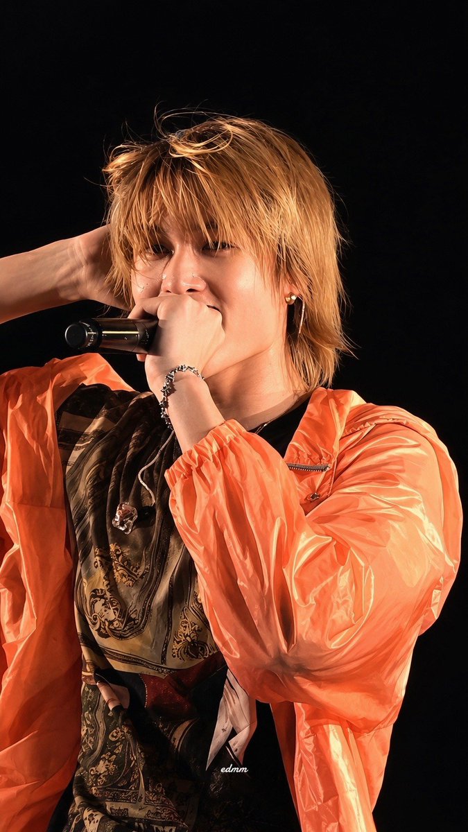 ngcoertiz's tweet photo. he's so very very gorgeous, fashionable, and rockstar boy coded.. i can't 😩🥴🥺 https://t.co/TMd2MhYRrE