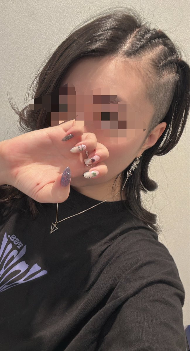 ray_108_ray's tweet photo. ネットの海に顔を放流します
片ハゲのサングラスかけた女いたら僕です
友達みんなチケ落ちしてるのでエンカできたら嬉しい…… https://t.co/olU6BmJGeE