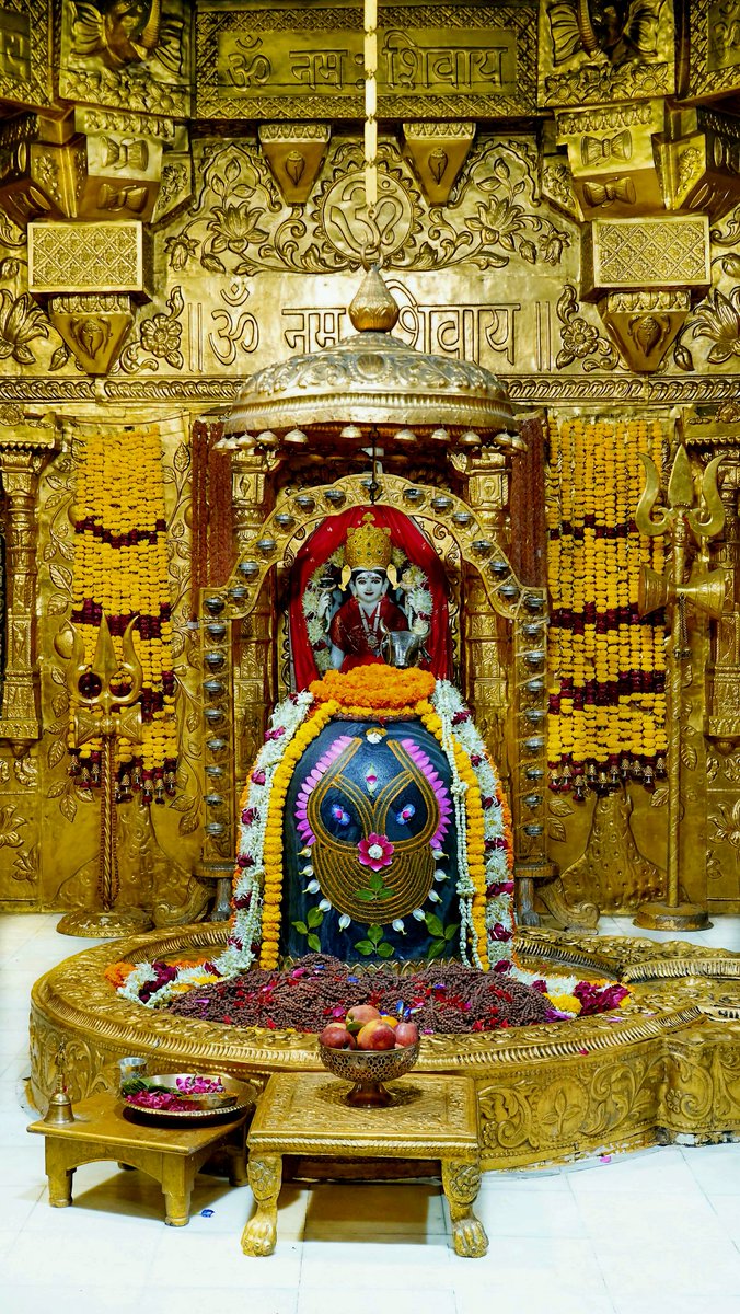 GujaratPravasi's tweet photo. श्री सोमनाथ महादेव मंदिर📿🛕🚩🙌🏻

📍🛕 Somnath 🚶🏻 Gir Somnath 🚶🏻 Gujarat

दिनांक - 11/10/2026 रविवार
🌼 श्री राम 🌺 श्री कृष्ण 🌼 श्री सूर्य देव 🌺 श्री हनुमान
Budhi Gandaki River #HappyNavratri #TNWelcomesModi Ashutosh Ranka #नवरात्रि प्रथम स्वरूप #माँ_शैलपुत्री
#Mahadev
#Sunday https://t.co/Am889n6IgZ