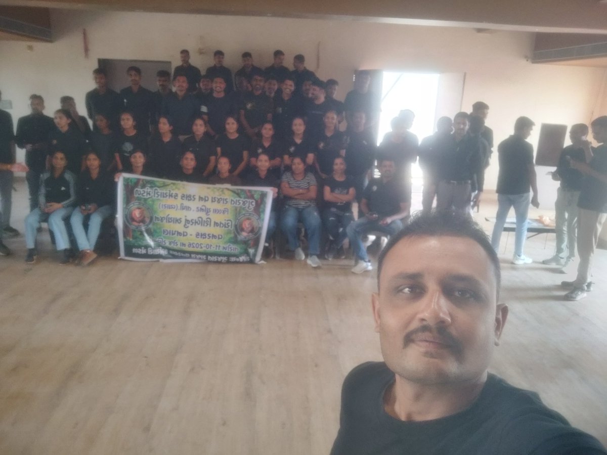 BaldaniyaYoges1's tweet photo. # હુંમારીહક્કનીલડાઈ માટેતૈયાર છું 
# સુરક્ષા ભથ્થું 
# injustice 
# વનરક્ષકવનપાલ
# દરખાસ્ત નહીં સુરક્ષા ભથ્થું આપો 
# અળખામણાવિભાગનોઅળખામણોકર્મચારી https://t.co/yqiTuWhv6i