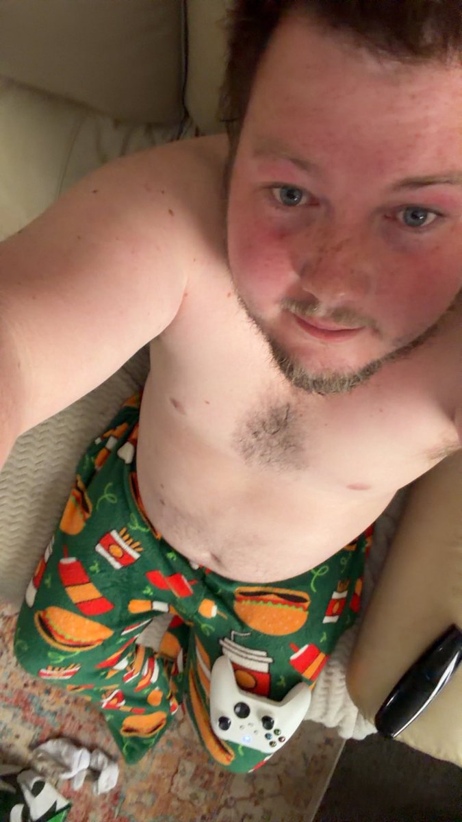 thenaughtyguy18's tweet photo. My cute pjs that show off my cock who’s joining me 🔥 #pjs #cock #dick #sexy #boner #hot #bulgeinmypants https://t.co/ghNPwp6Z12