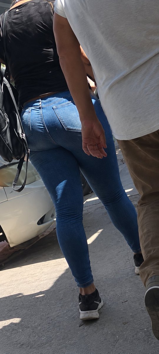 cazandoculfta's tweet photo. Está milf estaba muy bien conservada 🤤 https://t.co/cTE6zVLvu2