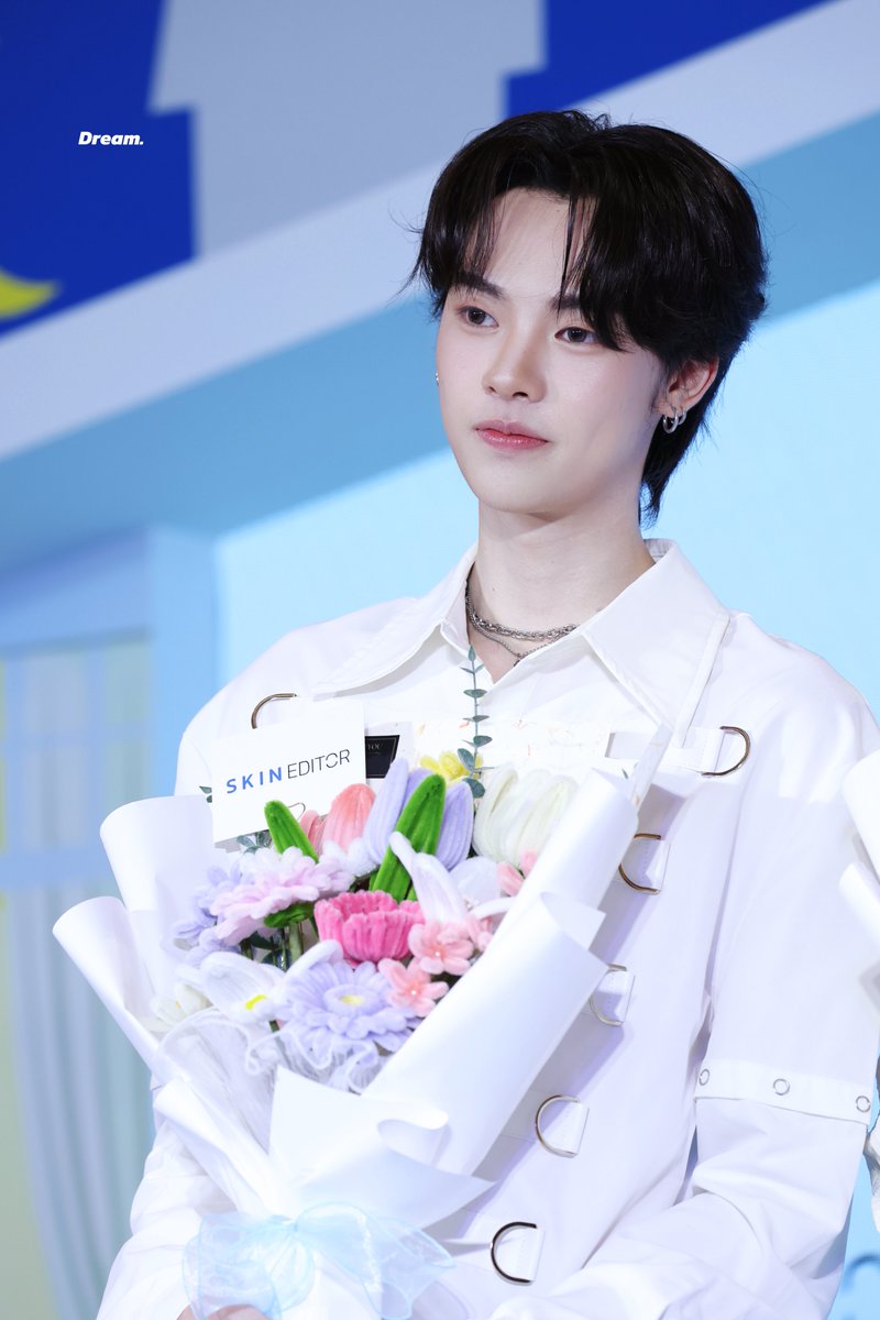 DreaminNusquama's tweet photo. 💐

FAMIEFEST X DMD TRAINEE

#SkinEditorFMFxDMDTrainee
#fifa_th #fifa_thanut  
@Fifa_thanut 🐼 https://t.co/dPKeI8csCa