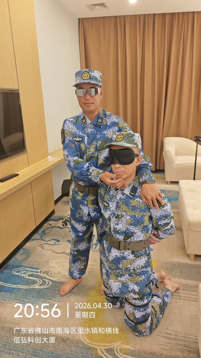 ds521069's tweet photo. 有能接受这样的朋友吗？
有的可以私信或＋V
不喜欢请勿喷，谢谢。 https://t.co/xQazDu6YU9