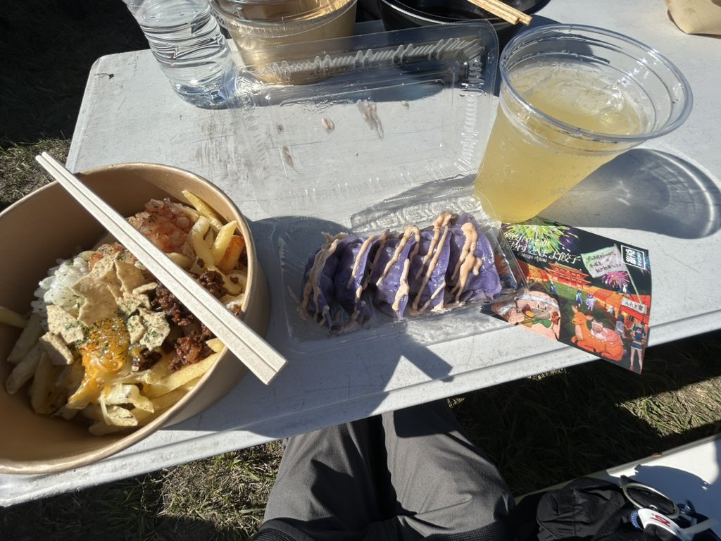 910ten_'s tweet photo. 色々食べたり飲んだり見たり
炎天下でのハイボール染みる〜〜 https://t.co/1i6GeGelWA