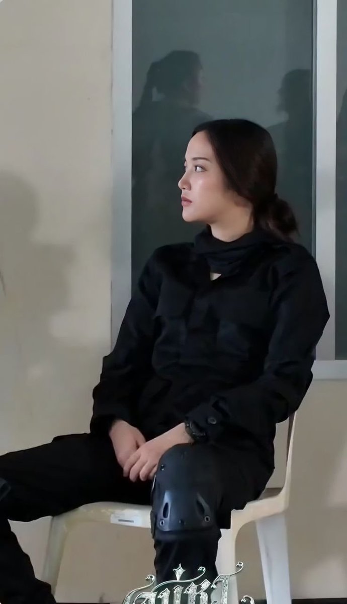 SageWoody46573's tweet photo. The Seat and Her Passenger Princess 

#ฟรีนเบค #FreenBecky https://t.co/ZOdDuAet7i