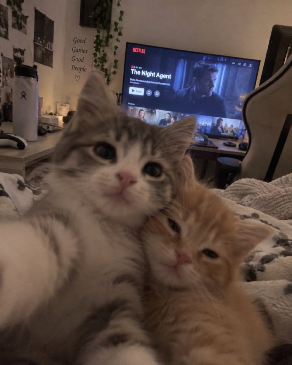 nleonfeaked's tweet photo. US? 
#taekook https://t.co/OqicXEl83e