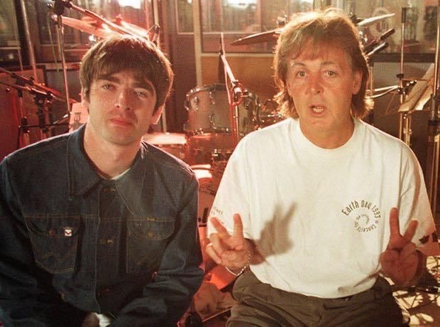 oasisbias's tweet photo. this photo looks like it was taken a few days ago its such good quality and looks so recent i love you noel https://t.co/3juuENpKDM