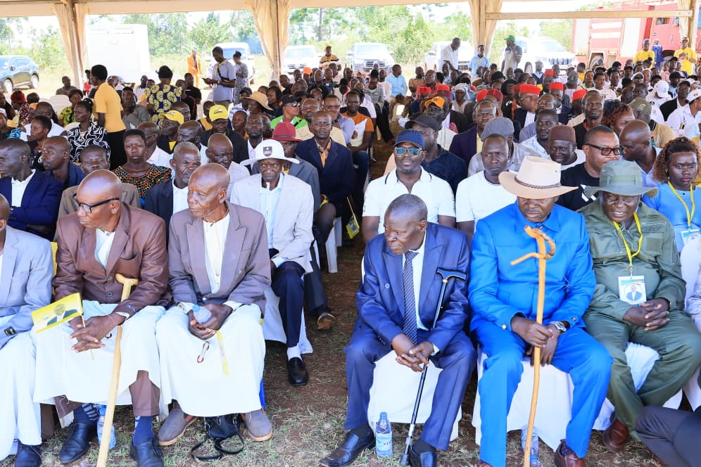ObothOboth's tweet photo. THE TRADE LINK UGANDA AND KENYA DESERVE!
Yesterday, I had the honour of joining the people of Samia Bugwe South as Chief Guest at the thanksgiving ceremony of Hon. Julius Wandera Maganda, held at Butenge Primary School in Lunyo, Busia District.
In my address, I took keen interest in the long standing call by our  elders, including Justice James Ogoola, who have been asking for the construction of the 12-kilometre stretch at Mulwanda. Their request is a fair one.
I therefore took the opportunity to direct the Ministry of Works and Transport to work on this road immediately, to ease the movement of our people.
The road will run through Lumino Sub-County and open a third border connection between Uganda and Kenya. It will decongest the heavily used Busia and Malaba crossings and give our traders a faster, cheaper route for cross-border business.
As leaders from the same region, Hon. Maganda and I understand the aspirations of our people. Our communities continue to raise concerns about the condition of roads, railway development and other infrastructure needs that affect their daily lives.
Those concerns deserve action. The Mulwanda road is a practical place to begin, and I look forward to seeing the Ministry of Works and Transport move quickly so that our people can feel the difference.