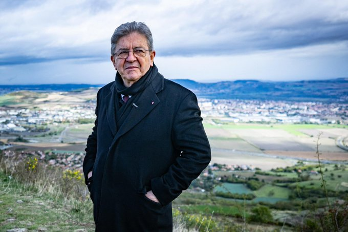 LouFrance75's tweet photo. Le pépère là, Mélenchon, il n'a rien à faire à Gergovie. Si ?

"Pépère allez vous recueillir à Gaza, c'est votre terre sacrée"

Et vous, où l'enverriez-vous ? https://t.co/v8OaNI3CUK