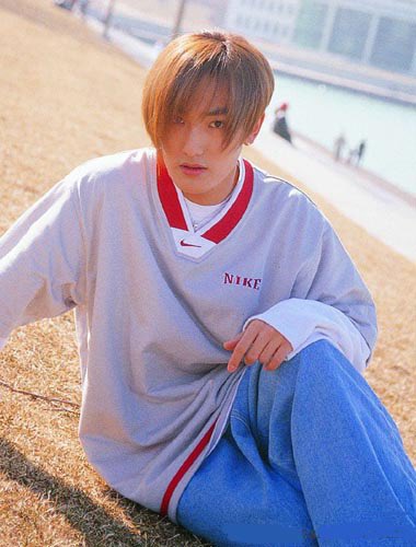 Iris19_BTS's tweet photo. Happy 47th Birthday Kangta!~ I love you💚💚💚 You’re my favorite 1st Gen idol ever🤩🤩🤩💚
#HAPPY_KANGTA_DAY #KANGTA #highfiveofteenagers https://t.co/GF8nDIohhx