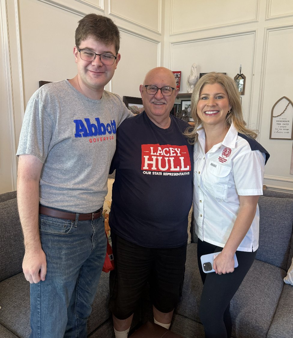 LaceyHullTx's tweet photo. Great meeting so many neighbors while blockwalking today! Thank you to everyone who took the time to visit with us. A friendly reminder: Early Voting is October 19–30, and Election Day is November 3! Yard signs are going up all over District 138! Want one for your yard? Email us at campaign@laceyhull.com to request a sign.