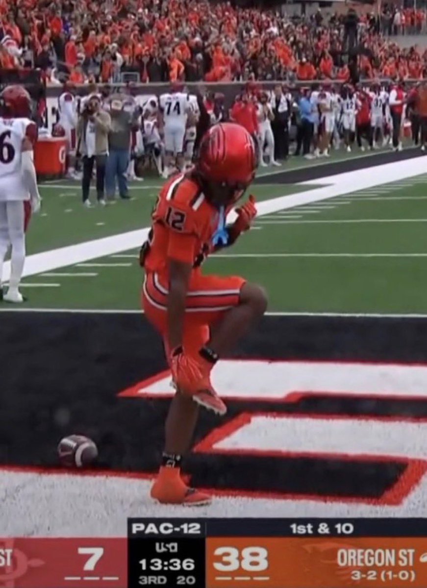 Hayesfawcett3's tweet photo. Oregon State true freshman WR Jesse Legree is on a TEAR🔥

Through 6 games:

• 5 REC, 136 YDS, 1 TD
• 8 REC, 240 YDS, 2 TD
• 4 REC, 100 YDS, 1 TD
• 6 REC, 109 YDS, 2 TD
• 5 REC, 156 YDS, 3 TD
• 10 REC, 191 YDS, 3 TD

Unreal start to his CFB career

https://t.co/gZCAbpwEeu https://t.co/MebNOiOqzO