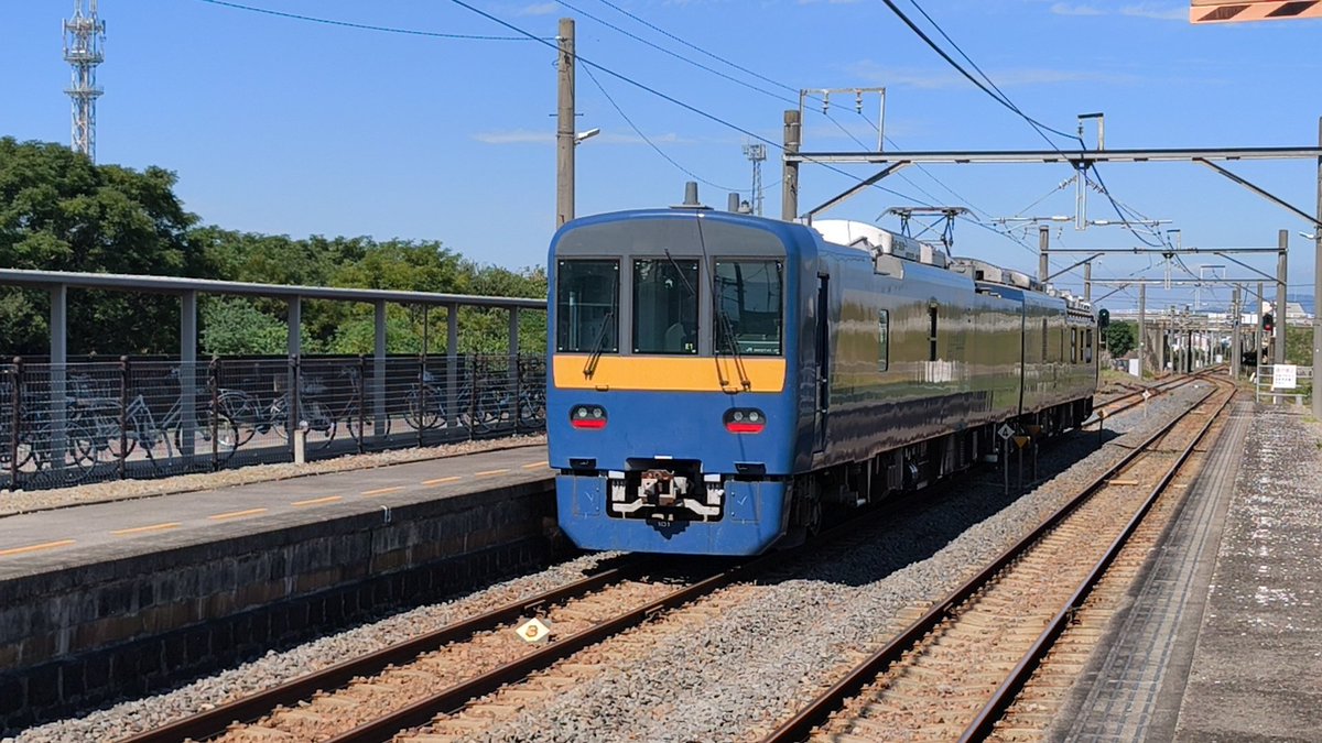 jrsnikoku5000's tweet photo. DEC741金蔵寺発車 https://t.co/9E3gl9J9O2