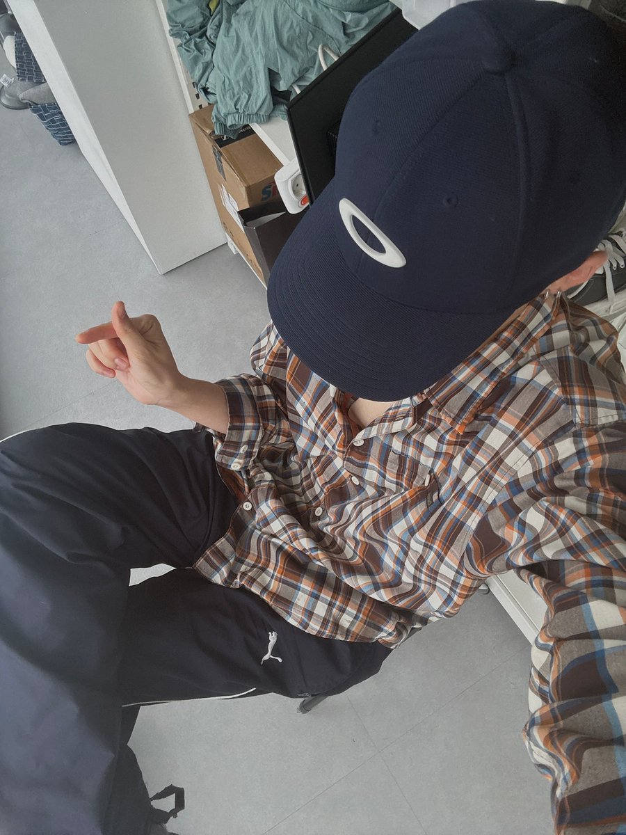 dear_sangwon_'s tweet photo. 🫰🏻 https://t.co/9Hh2Rm1RP3