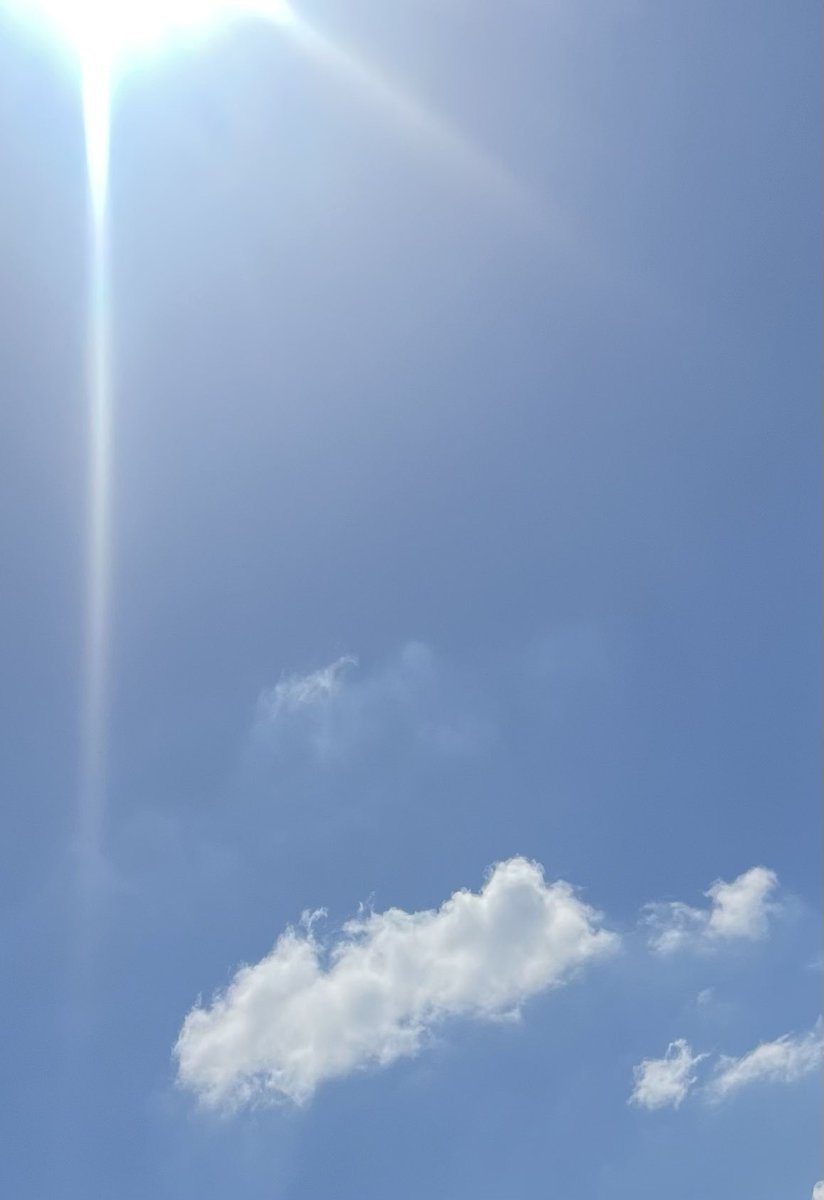 Storiesulfe's tweet photo. 人生が動く瞬間は奇跡が起こるわけでもなく
「もう誤魔化すのはやめよう」と
心の奥で静かに決めた時 https://t.co/BBShDs5oks