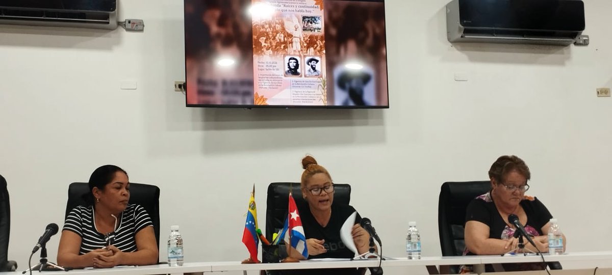 cubacooperaven's tweet photo. 📖🇨🇺 ¡La historia nos guía y fortalece la conciencia patriótica!

Como parte de la Cátedra de Historia, la Brigada “Ignacio Agramonte y Loynaz” realizó una Mesa Redonda conmemorando gestas históricas de la Patria. ¡Memoria y compromiso! 🤝🇻🇪

 #CubaCoopera #CubaPorLaVida https://t.co/J0To7GQZXz