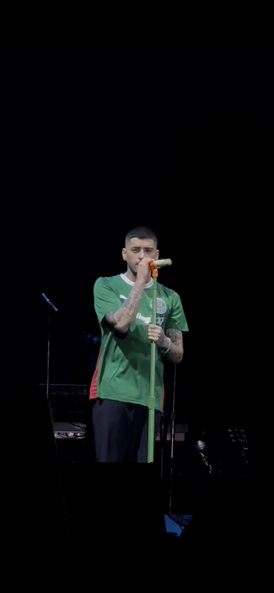 rck4styles's tweet photo. quando a one direction se separou eu prometi pra mim mesmo que eu ia ver todos eles ao vivo mesmo que fosse solo, infelizmente não foi da forma como eu queria mas eu finalmente posso dizer que eu cumpri a promessa.

4/5 https://t.co/L1mVDkwEkY