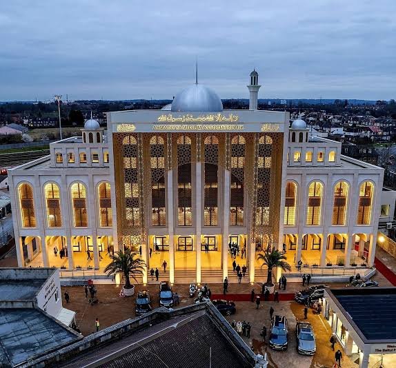 LayeeqaSamreen's tweet photo. Our mosques will always remain open to the public for the worship of the Creator, According to us, the association of the Mosque with the worship of God and the peace of society is most important.  #AhmadiyyatForPeace https://t.co/Xsc4rRKhP6