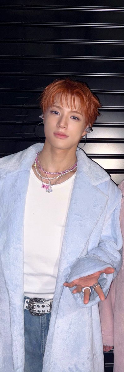 xianthurchoe's tweet photo. blue and pink for #nomin https://t.co/H4DfH4xDJd