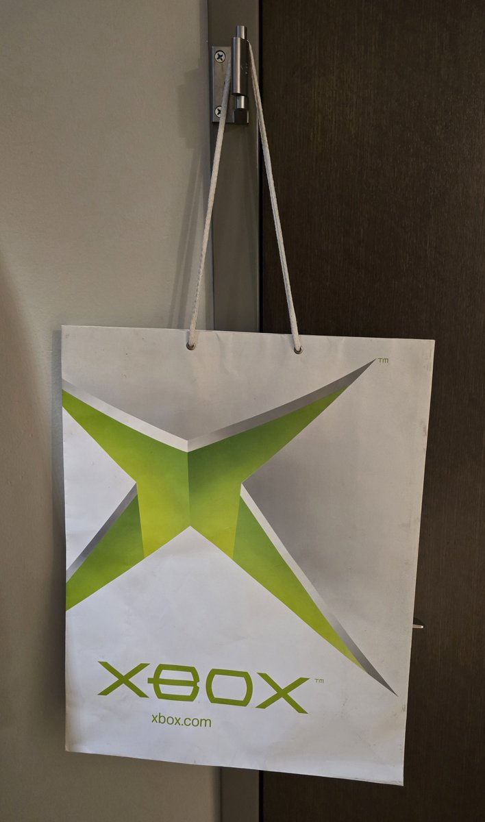 ImOGXboxGamer's tweet photo. Scored this Original Xbox bag that's amazingly lasted 25 years from the release! PRGE has been wonderful 💚
#xbox #xbox360 #ogx #ogxboxgamer https://t.co/bPRj1AmIoa