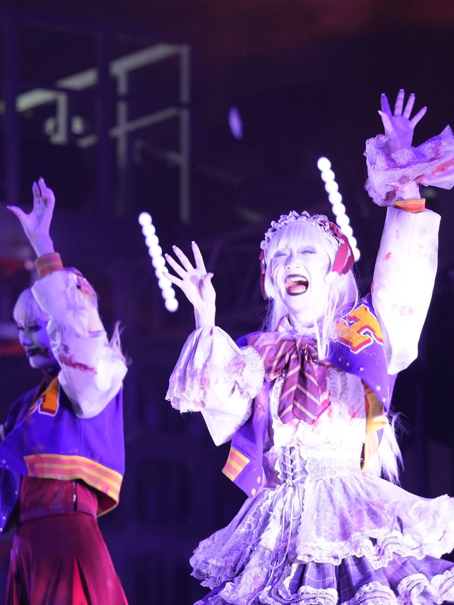 smaphoto_usj's tweet photo. ＼ハロウィーン・ホラー・ナイト・アカデミー ～絶叫の15年～／

学園のアイドル 白ゾンちゃん
クールビューティな表情が多い気がしますが、笑顔もステキです✨️

#USJファン #ホラーナイト #ホラナイ #アカデミー #白ゾンビ https://t.co/84WwUI2jKn