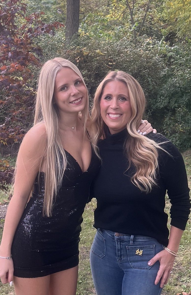 georgas_ni80016's tweet photo. On XX-Xy day @xx_xyathletics @JenniferSey day I made sure I represented on my 👖for Cates first homecoming &amp; Gwen’s junior year. https://t.co/tuVZc4i4OL