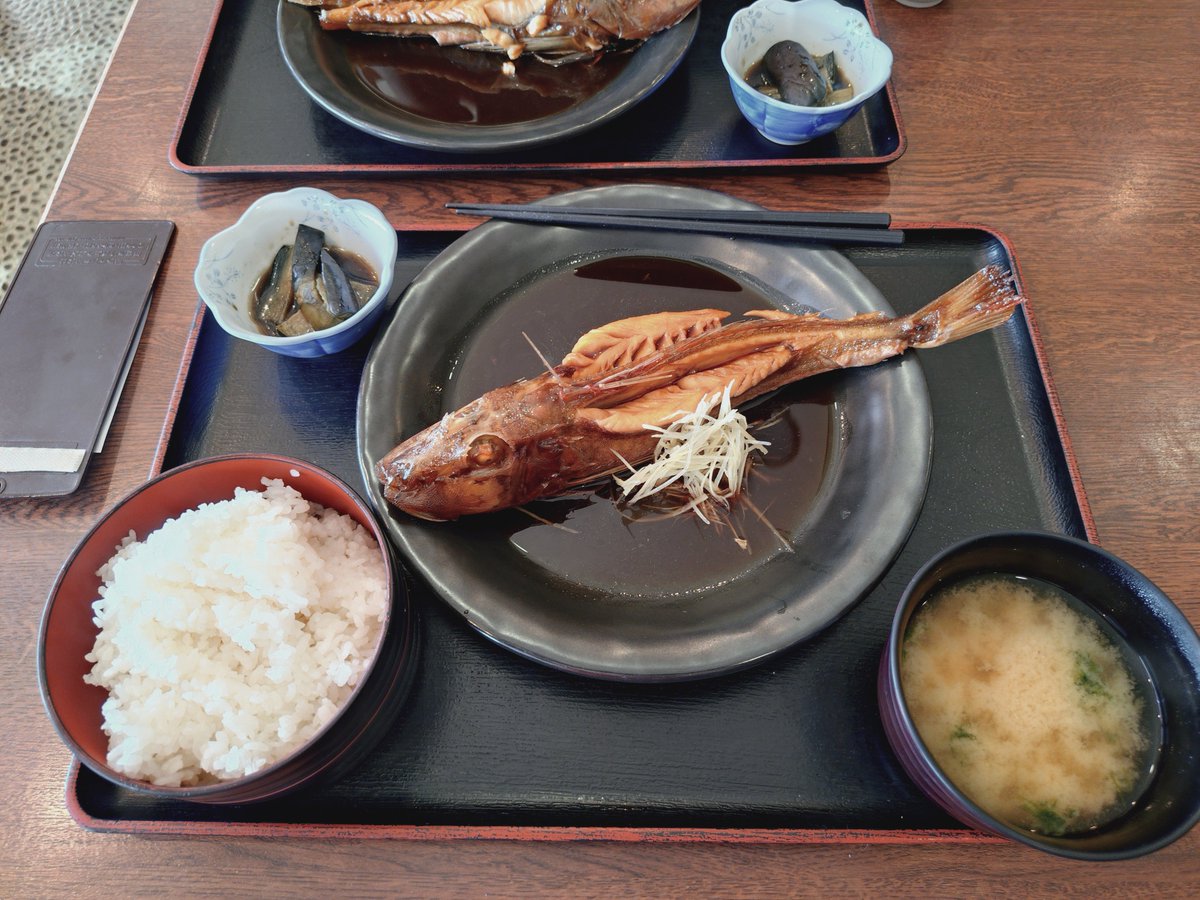 hoshiman's tweet photo. 昼飯はホウボウの煮付け、美味しかった！ https://t.co/lu6RXwu64m