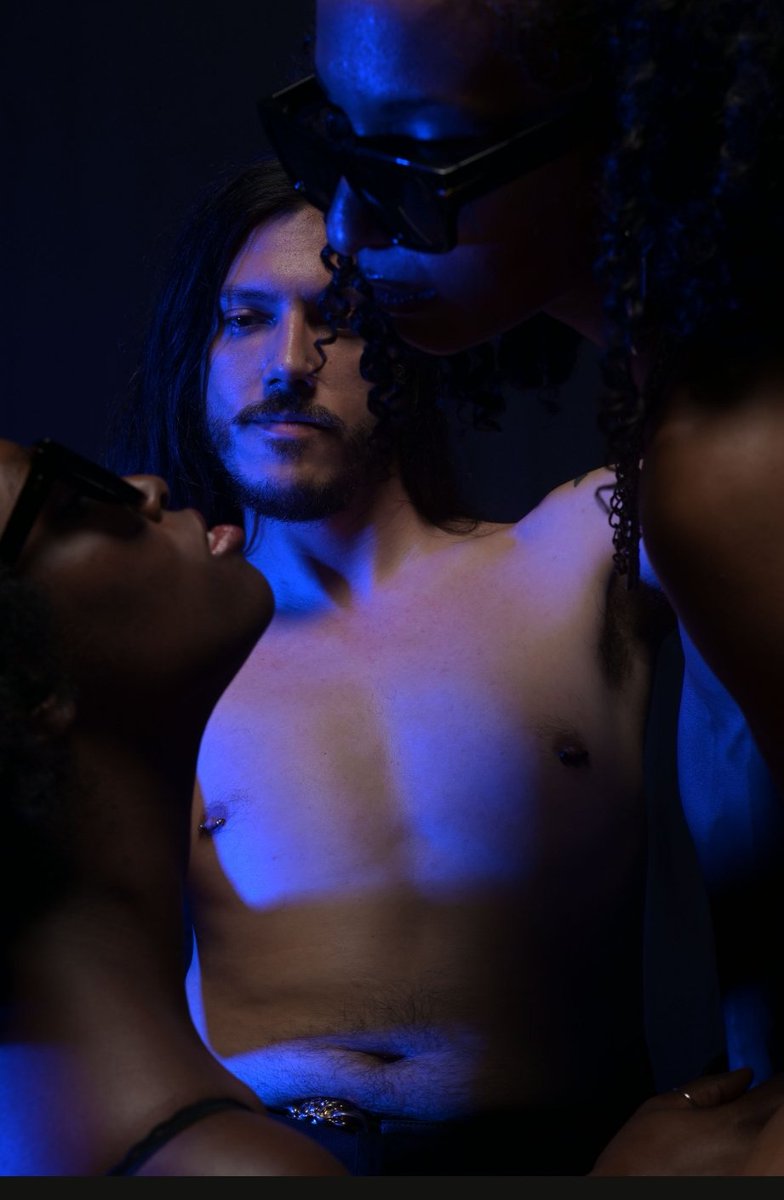 Mrsinent's tweet photo. Thirsty Thursday done right 🔥 me + the gorgeous Dorii and beautiful Solara heating up your timeline. Go show my girls some love — S4S always open 🖤😈 https://t.co/RJm5Vnfb0J