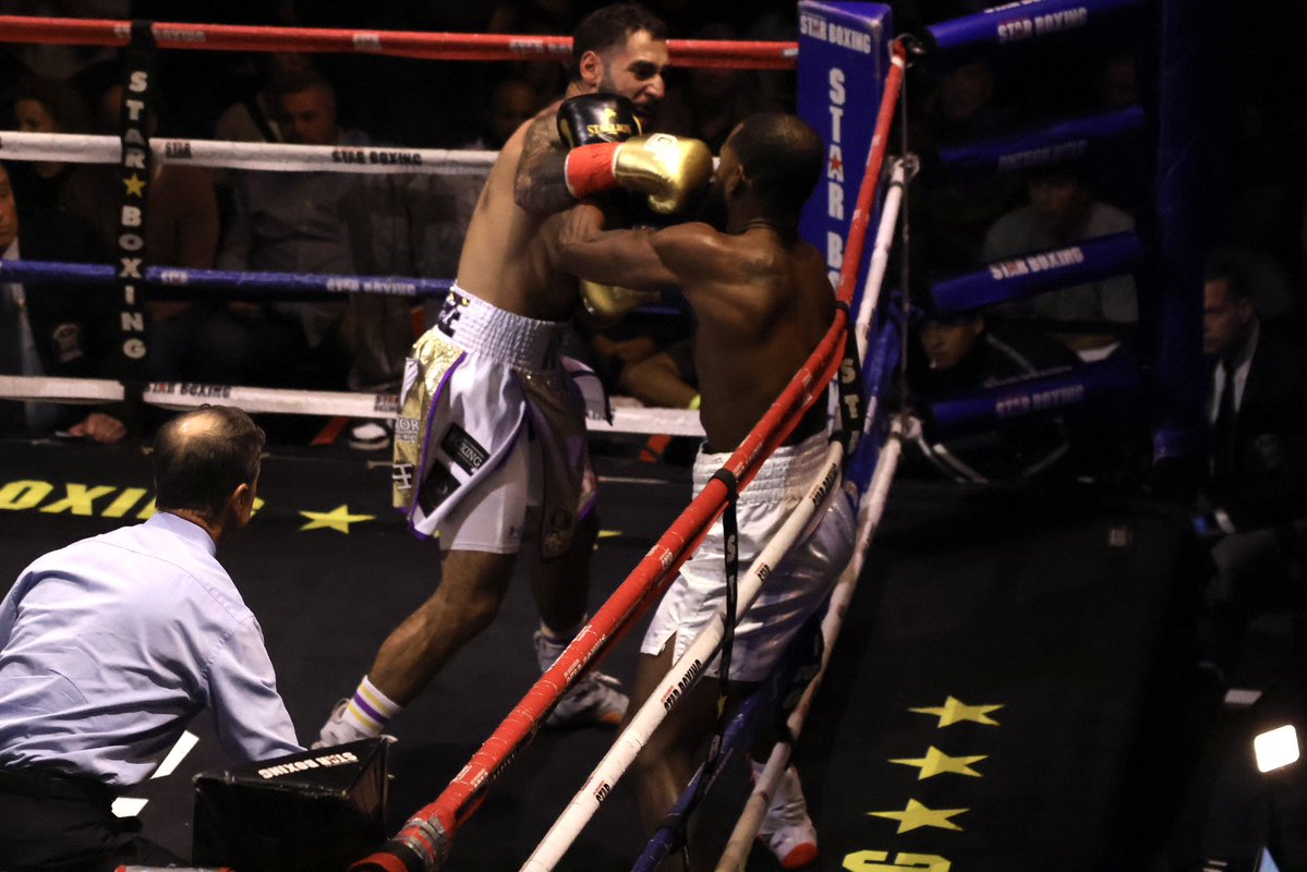 StarBoxing's tweet photo. 🥊💥 RALPH CLEMENTE DOES IT AGAIN! FIRST-ROUND KNOCKOUT!

LONG ISLAND POWER STRIKES AGAIN! 🔥

Huntington’s own Ralph Clemente brought the hometown crowd to its feet at Rockin’ Fights 55, delivering a devastating first-round knockout over Kamron Humphrey at The Paramount!

Clemente remains undefeated, improving to 6-0 with 6 KOs! Six professional fights. Six knockouts. The Long Island knockout artist continues to make a statement!

🔥 What a night of boxing in Huntington!

#StarBoxing #RockinFights55 #RalphClemente #LongIslandBoxing #Huntington #Boxing
