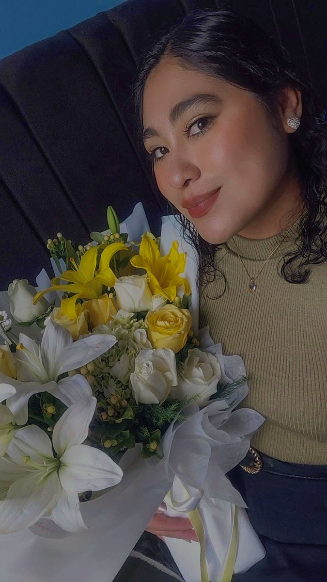 bvcuetoh's tweet photo. No existe alguien más feliz que yo cuando recibo flores 🥰 https://t.co/K655Ww9PJr