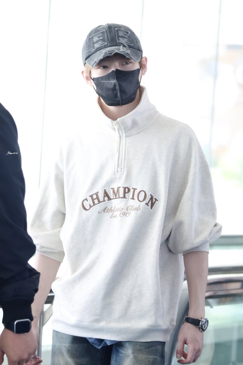 _Fleur1122's tweet photo. 261011 HND🛫

#천러 #辰乐 #CHENLE 
#NCT #NCTDREAM https://t.co/hAtZbwAAF9