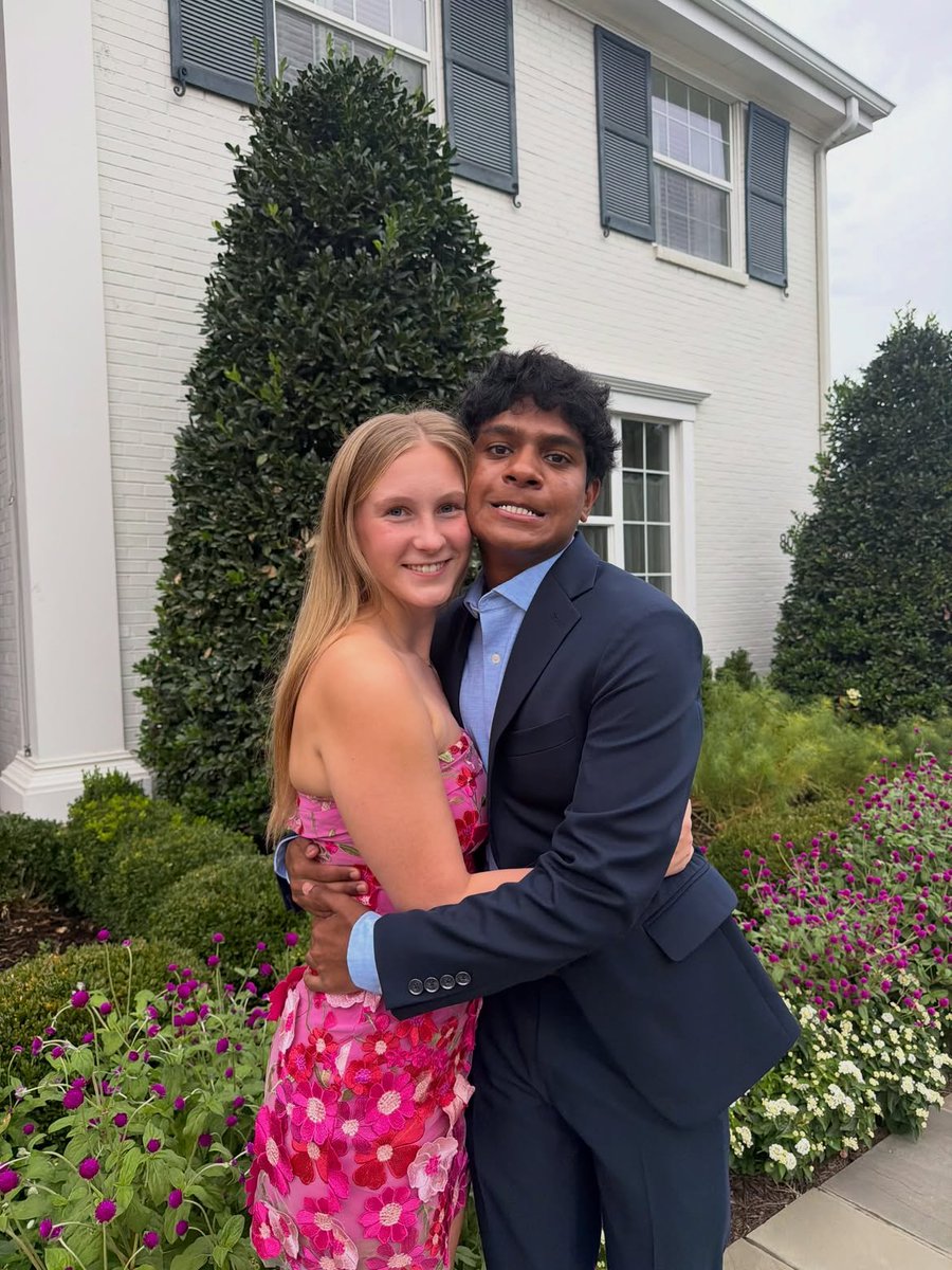 PranoySays's tweet photo. Indian men pulling off white queens again and again 🤴🏿💕👸🏼 https://t.co/KlAn0QwK2B