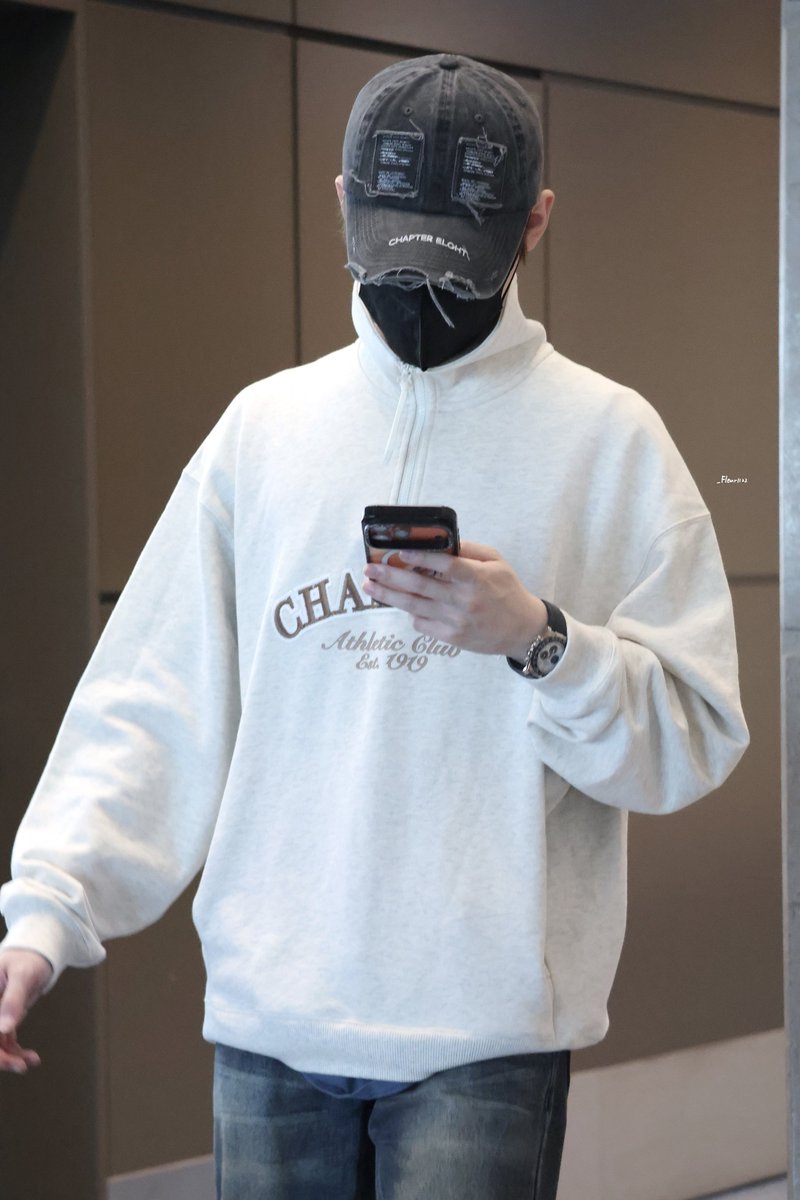 _Fleur1122's tweet photo. 261011 HND🛫

#천러 #辰乐 #CHENLE 
#NCT #NCTDREAM https://t.co/CRNry4CymG