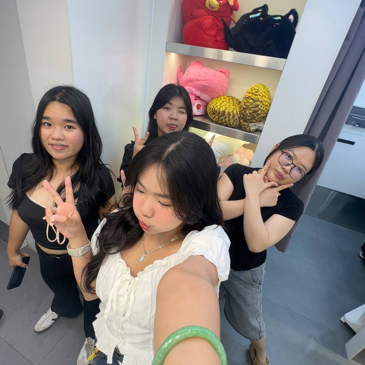 taolayangho1's tweet photo. Cúi từng đi kiếm tứn cùi bến tre https://t.co/eEpY0iwykZ