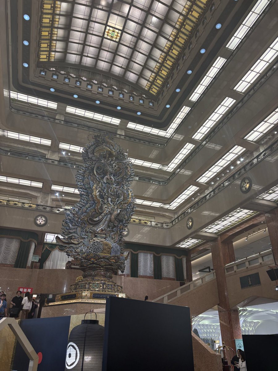 yochankonan's tweet photo. 日本橋三越本店のVIVANTの特別展✨️(今はポップストアのレジ並んでる) https://t.co/6wSSdyBerZ