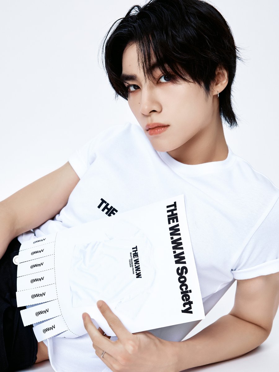 WayV_official's tweet photo. 2027 WayV SEASON’S GREETINGS 

COMING SOON

#2027SEASONSGREETINGS #WayV https://t.co/tuZOvkzrGc